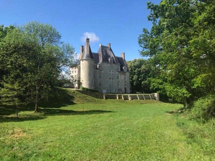 Chateau de la Lucazière Mont-Saint-Jean  Esterno foto